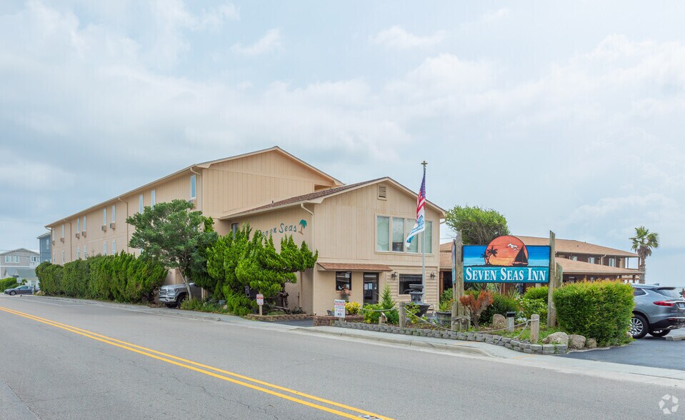 Primary Photo Of 130 Fort Fisher Blvd N, Kure Beach Hospitality For Sale