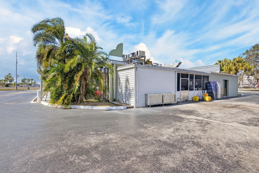 More Photos Of 4040 US Highway 27 S, Sebring Restaurant For Lease