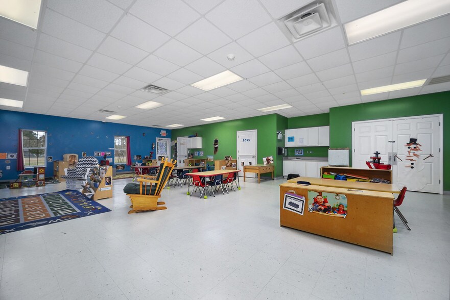 More Photos Of 116 Corporate Dr, Elizabeth City Schools For Sale