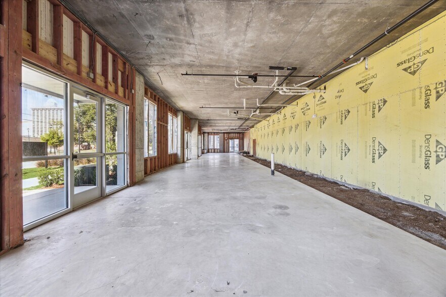 More Photos Of 2515 Caroline St, Houston Apartments For Lease