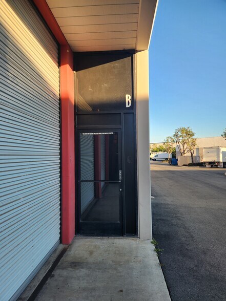 More Photos Of 2005 Raymer Ave, Fullerton Warehouse For Lease