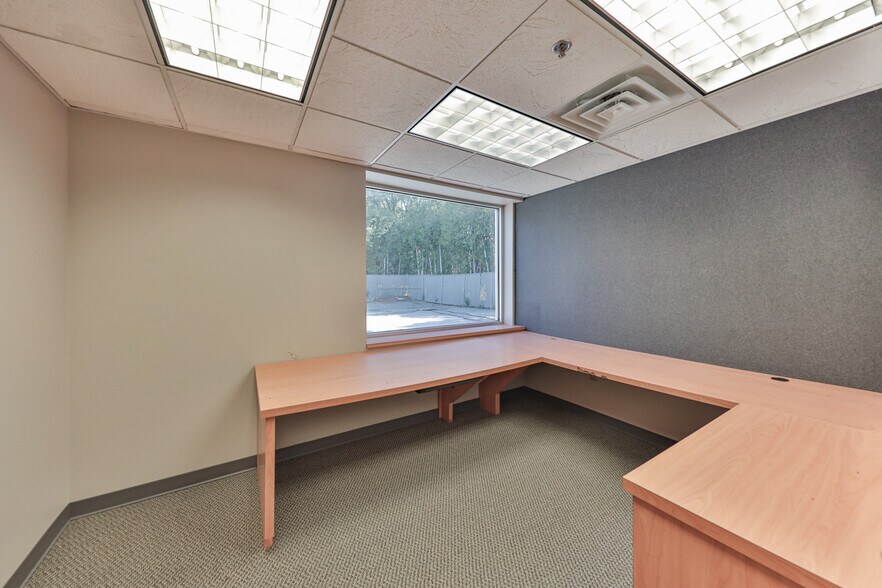 More Photos Of 2299 Brodhead Rd, Bethlehem Office For Sale