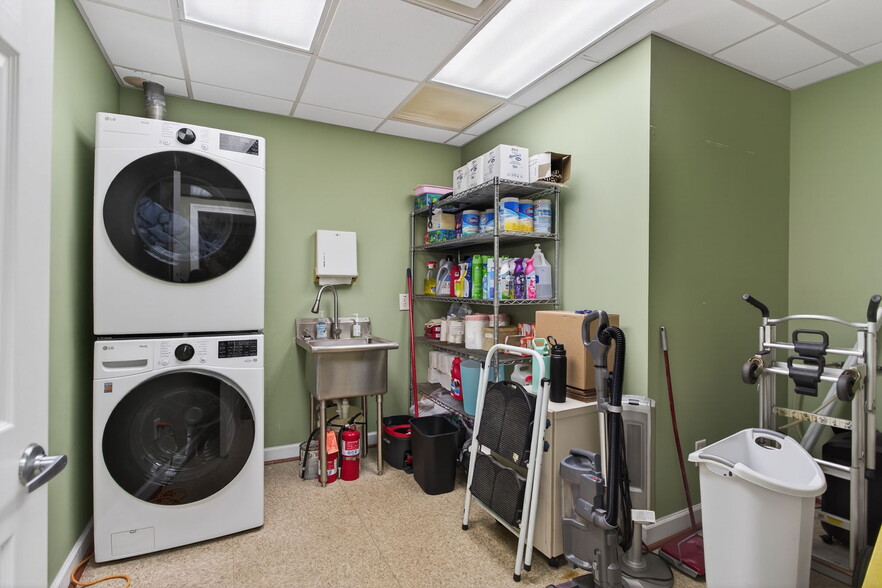 More Photos Of 2216 Executive Dr, Hampton Office For Sale