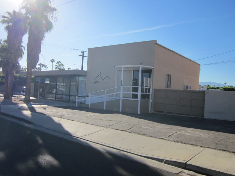 More Photos Of 693 E Sunny Dunes Rd, Palm Springs General Retail For Sale