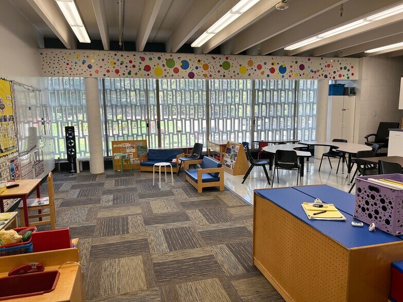 More Photos Of 50 Pamela Rd, Framingham Schools For Lease