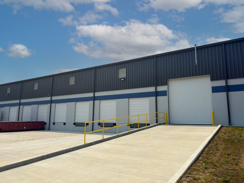 More Photos Of 224 Bourne Blvd, Savannah Warehouse For Sale