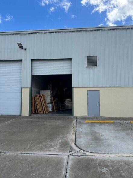 More Photos Of 161 Commerce Rd, Boynton Beach Warehouse For Sale