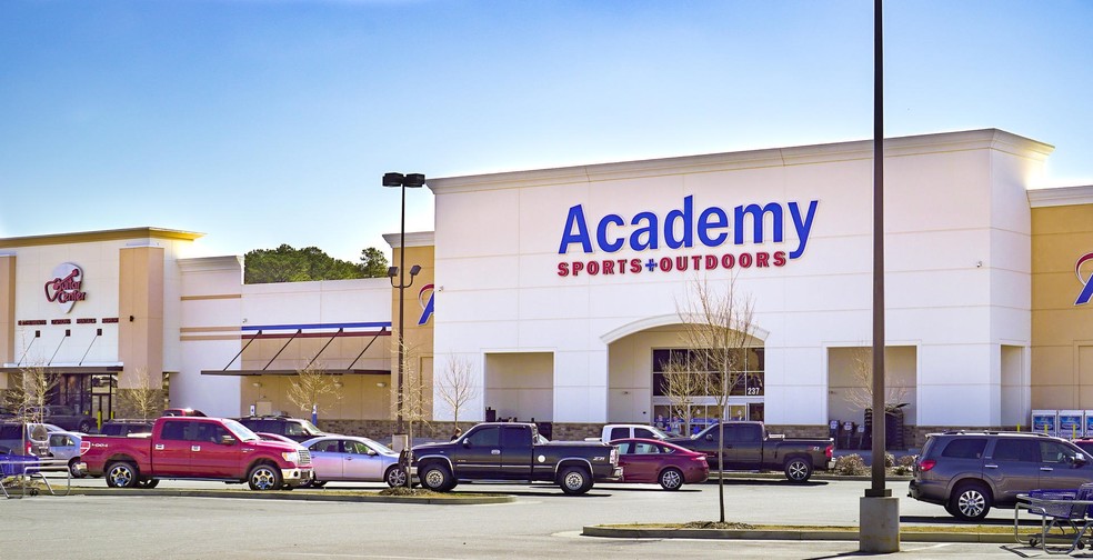 More Photos Of 237 Park Terrace Dr, Columbia Storefront For Sale