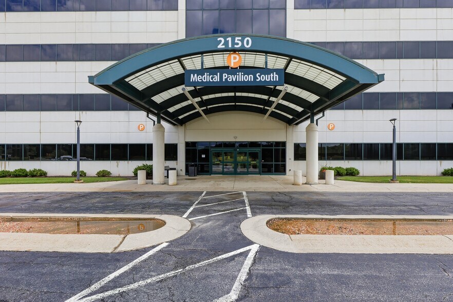 More Photos Of 2150 Gettler St, Dyer Medical For Lease
