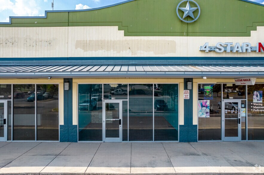 More Photos Of 2000 SE Loop 410, San Antonio General Retail For Lease
