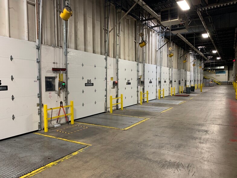 More Photos Of 615 N Agner Rd, Ottawa Manufacturing For Sale