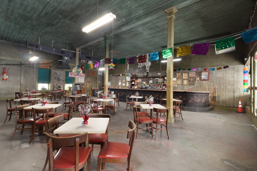 More Photos Of 111-113 N Flores St, San Antonio Storefront Retail Residential For Sale