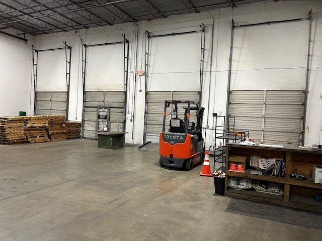 More Photos Of 8801 Wallisville Rd, Houston Warehouse For Lease