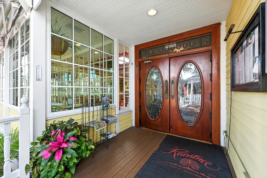More Photos Of 102 San Marco Ave, Saint Augustine Restaurant For Sale