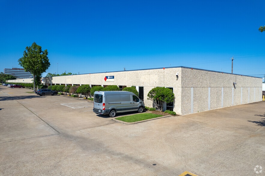 More Photos Of 2500 Central Pky, Houston Unknown For Lease