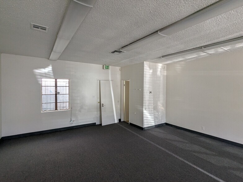 More Photos Of 11561-11605 Paramount Blvd, Downey Loft Creative Space For Lease