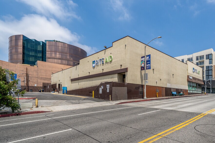 More Photos Of 7900 W Sunset Blvd, Los Angeles Drugstore For Lease
