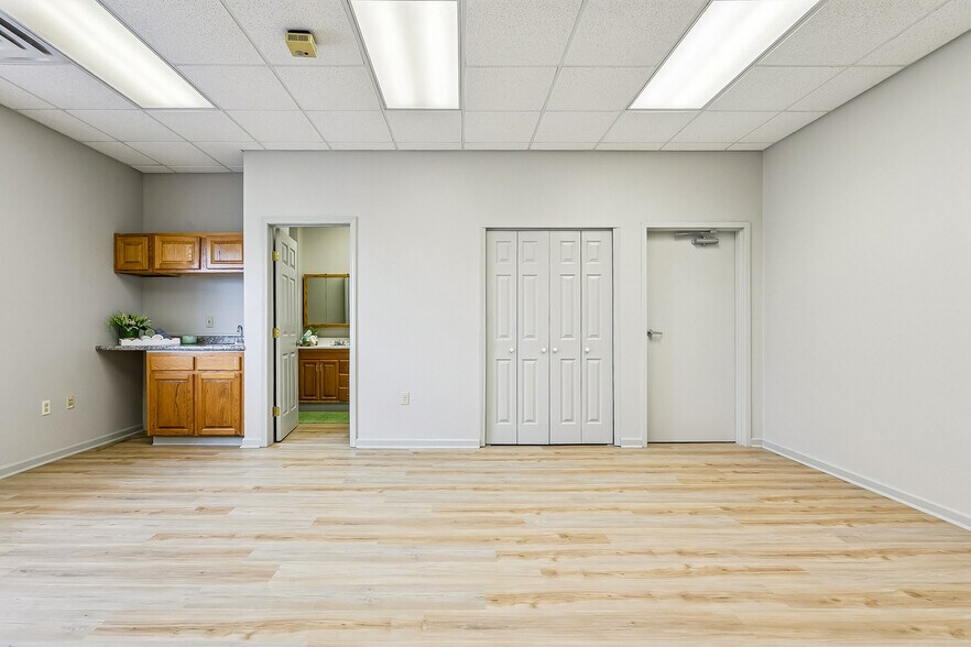 More Photos Of 1616 L And A Rd, Metairie Office For Lease