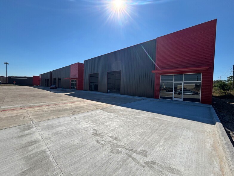 Primary Photo Of 16313 North Fwy, Houston Warehouse For Sale