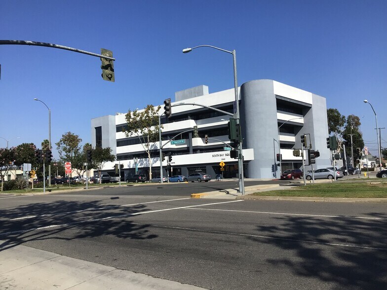 More Photos Of 15342 Hawthorne Blvd, Lawndale Office For Lease