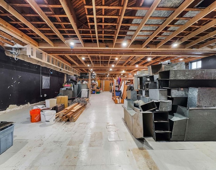 More Photos Of 21 Lansdowne Av, Delhi Religious Facility For Sale