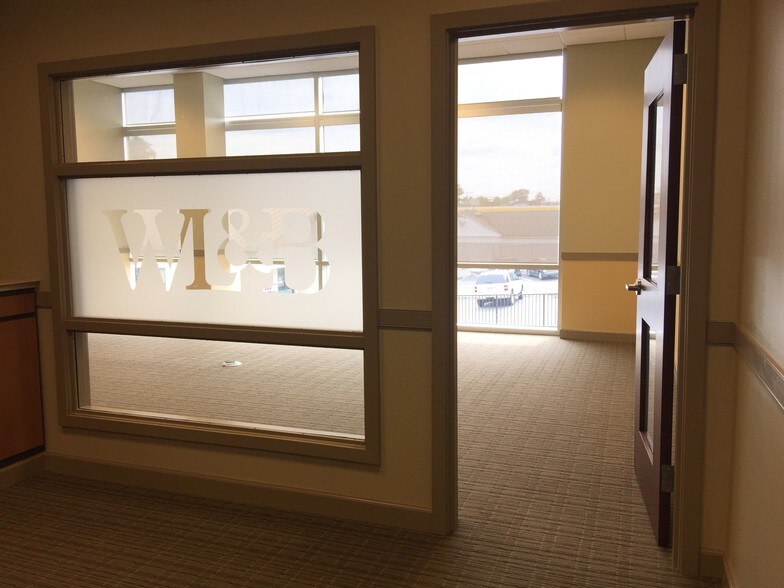 More Photos Of 1300 N Grant Ave, Wilmington Office For Sale