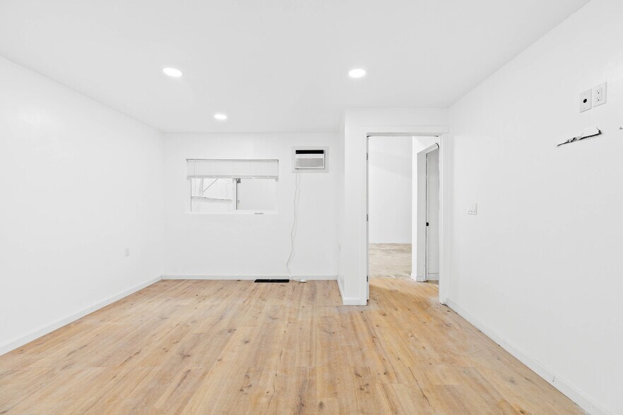 More Photos Of 11285 Goss St, Sun Valley Warehouse For Sale