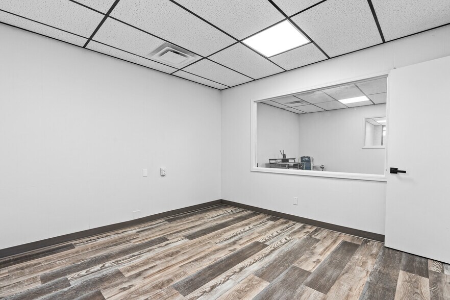 More Photos Of 100 N 11th St, Van Buren Warehouse For Sale