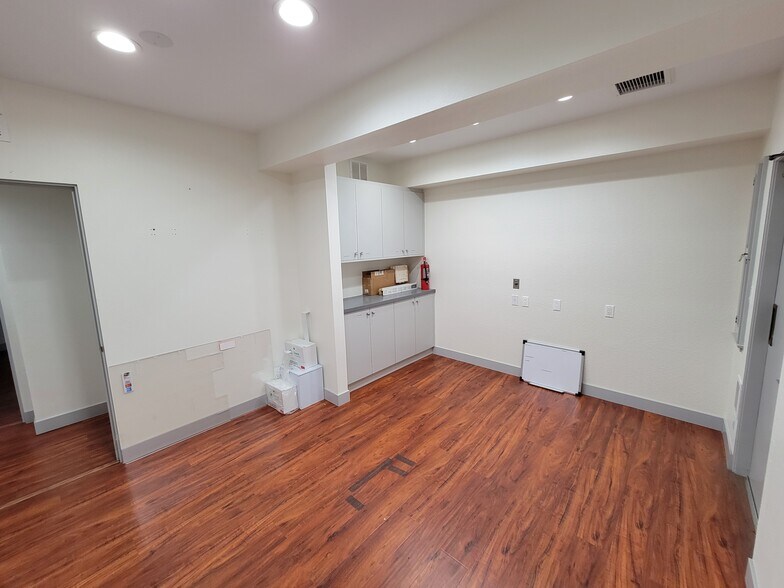 More Photos Of 3231 Waring Ct, Oceanside Medical For Sale