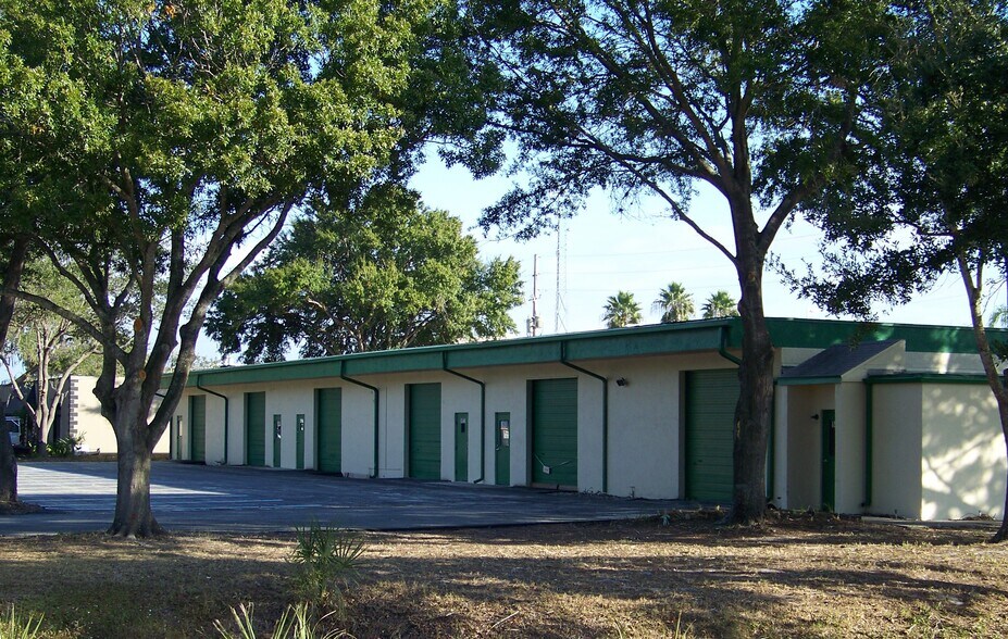 More Photos Of 14203-14231 60th St N, Clearwater Warehouse For Lease