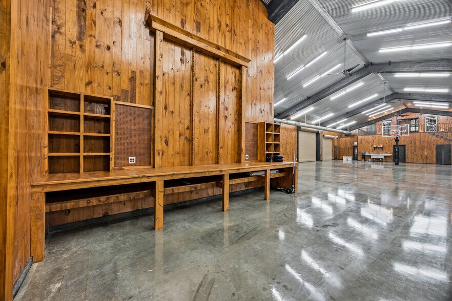 More Photos Of 1276 County Road 3318, Greenville Lodge Meeting Hall For Sale