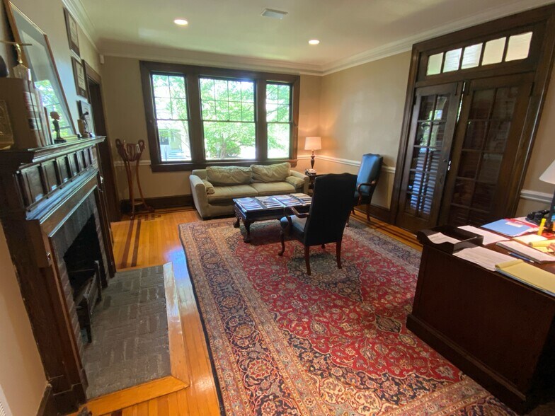 More Photos Of 114 Whitsett St, Greenville Office For Lease