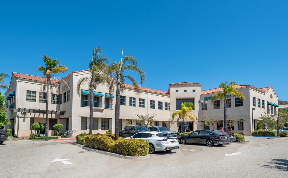 Primary Photo Of 816 Camarillo Springs Rd, Camarillo Medical For Lease