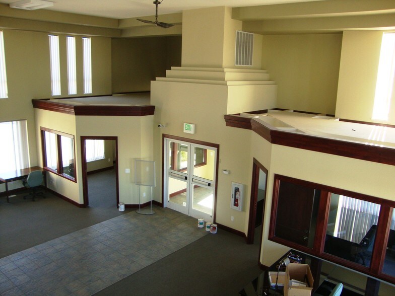 More Photos Of 1715 Pole Line Rd E, Twin Falls Bank For Sale