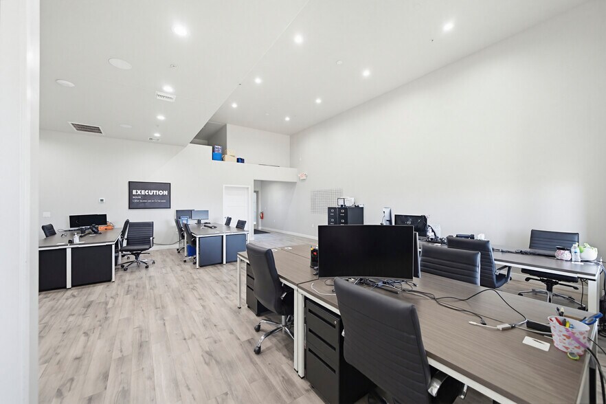 More Photos Of 349 Lake Havasu Ave S, Lake Havasu City Office For Sale