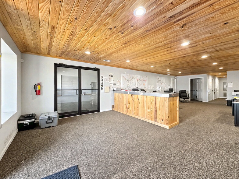 More Photos Of 155 Liberty Rd, Villa Rica Warehouse For Lease