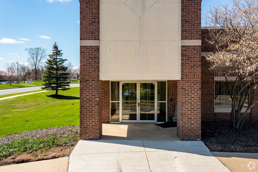 More Photos Of 3923 Ranchero Dr, Ann Arbor Unknown For Lease