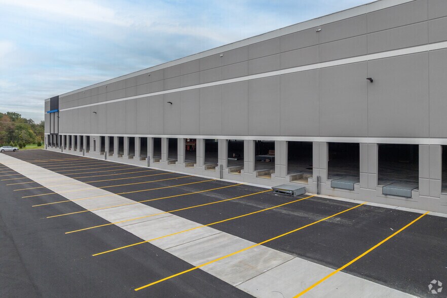 More Photos Of 1840 Wayside Road-Building B, Tinton Falls Unknown For Lease