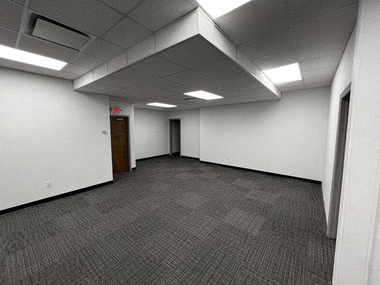 More Photos Of 205 Main St, Chatham Office For Lease