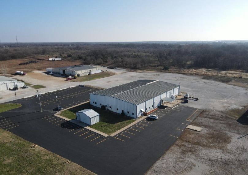 More Photos Of 302 Thunder Rd, Duenweg Warehouse For Sale