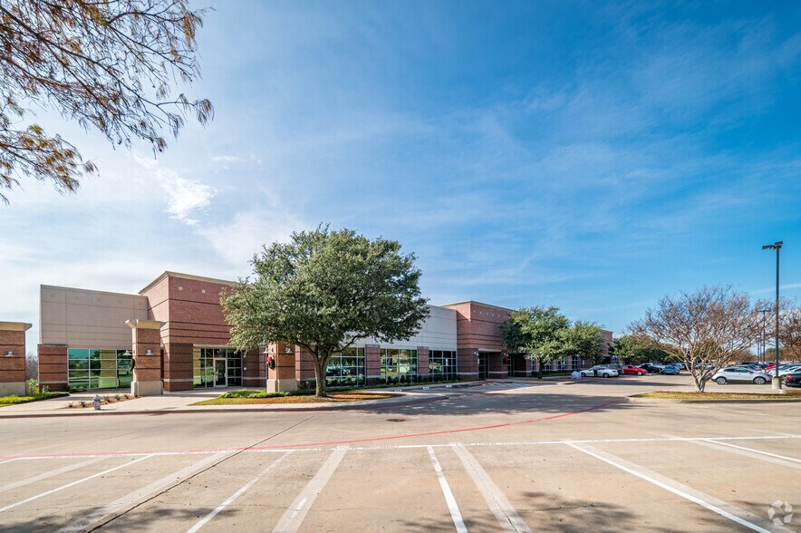 More Photos Of 7501 Esters Blvd, Irving Research And Development For Lease