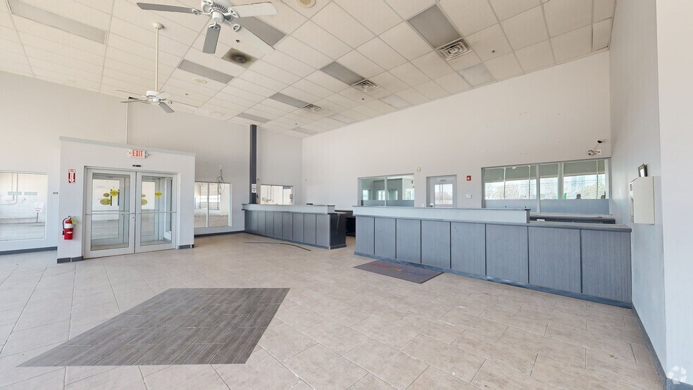 Primary Photo Of 4000 N Mannheim Rd, Franklin Park Auto Dealership For Sale