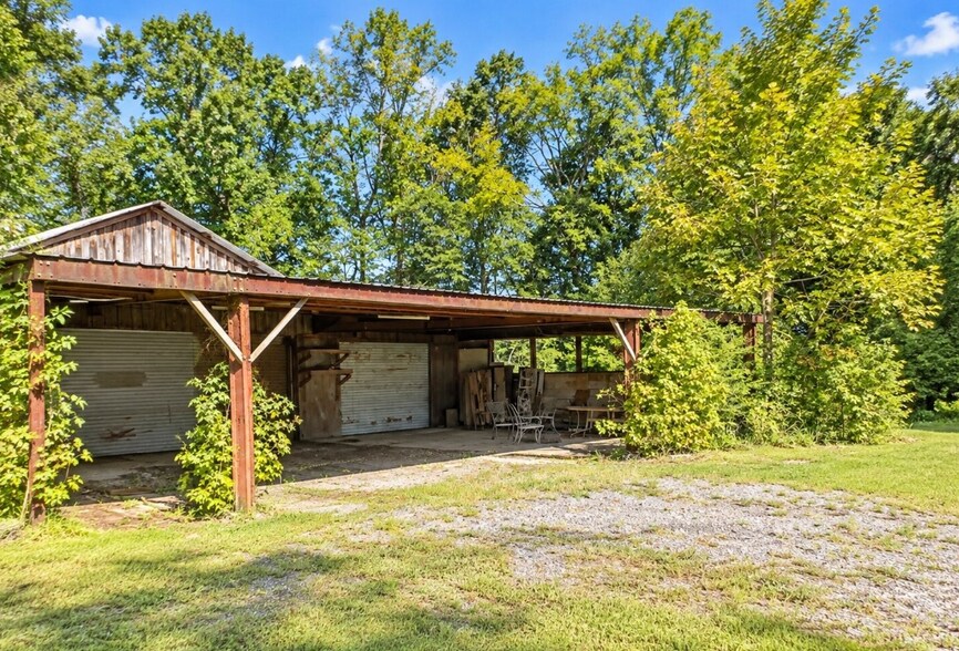 More Photos Of 13790 Veterans Memorial Hwy, Winston Office Residential For Sale
