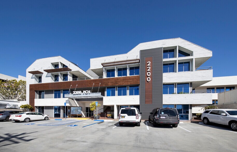 More Photos Of 2200 Pacific Coast Hwy, Hermosa Beach Office For Sale