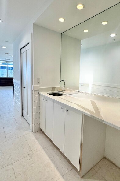 More Photos Of 1001 10th Ave S, Naples Office Residential For Sale