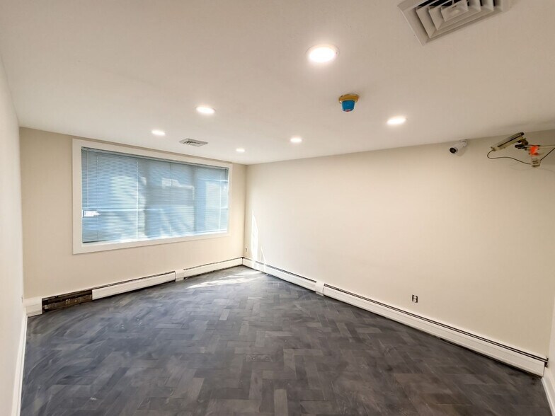 More Photos Of 650 Bergen Ave, Jersey City Medical For Lease