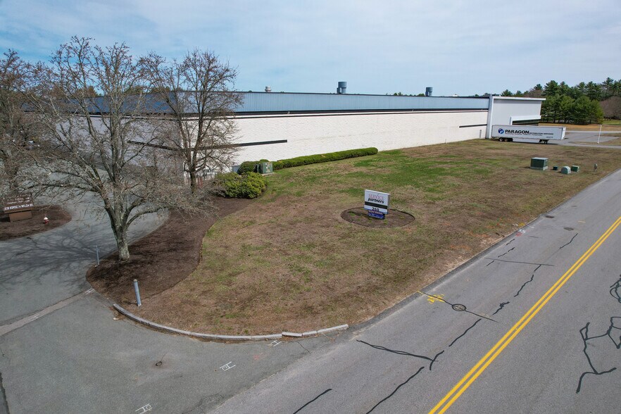 More Photos Of 260 Kenneth Welch Dr, Lakeville Warehouse For Lease