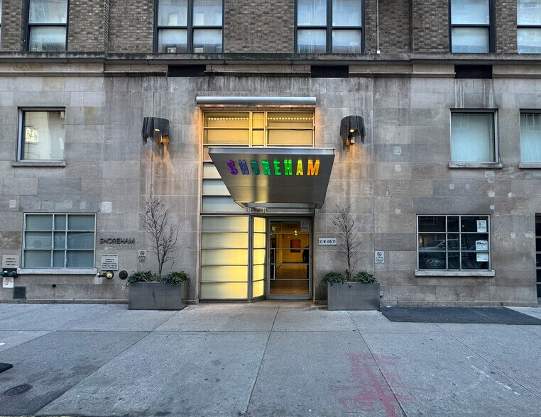 More Photos Of 33 W 55th St, New York Hotel For Lease