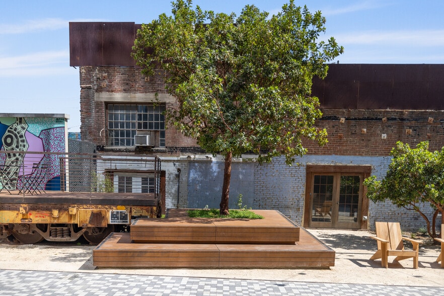 More Photos Of 525 S Santa Fe Ave, Los Angeles Apartments For Lease