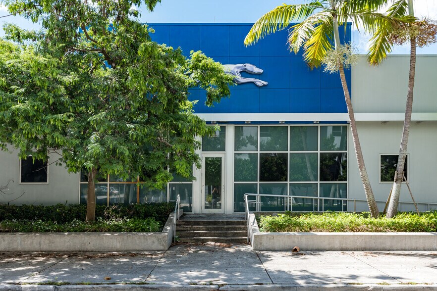 More Photos Of 3486 NW 25th Ave, Miami Warehouse For Lease